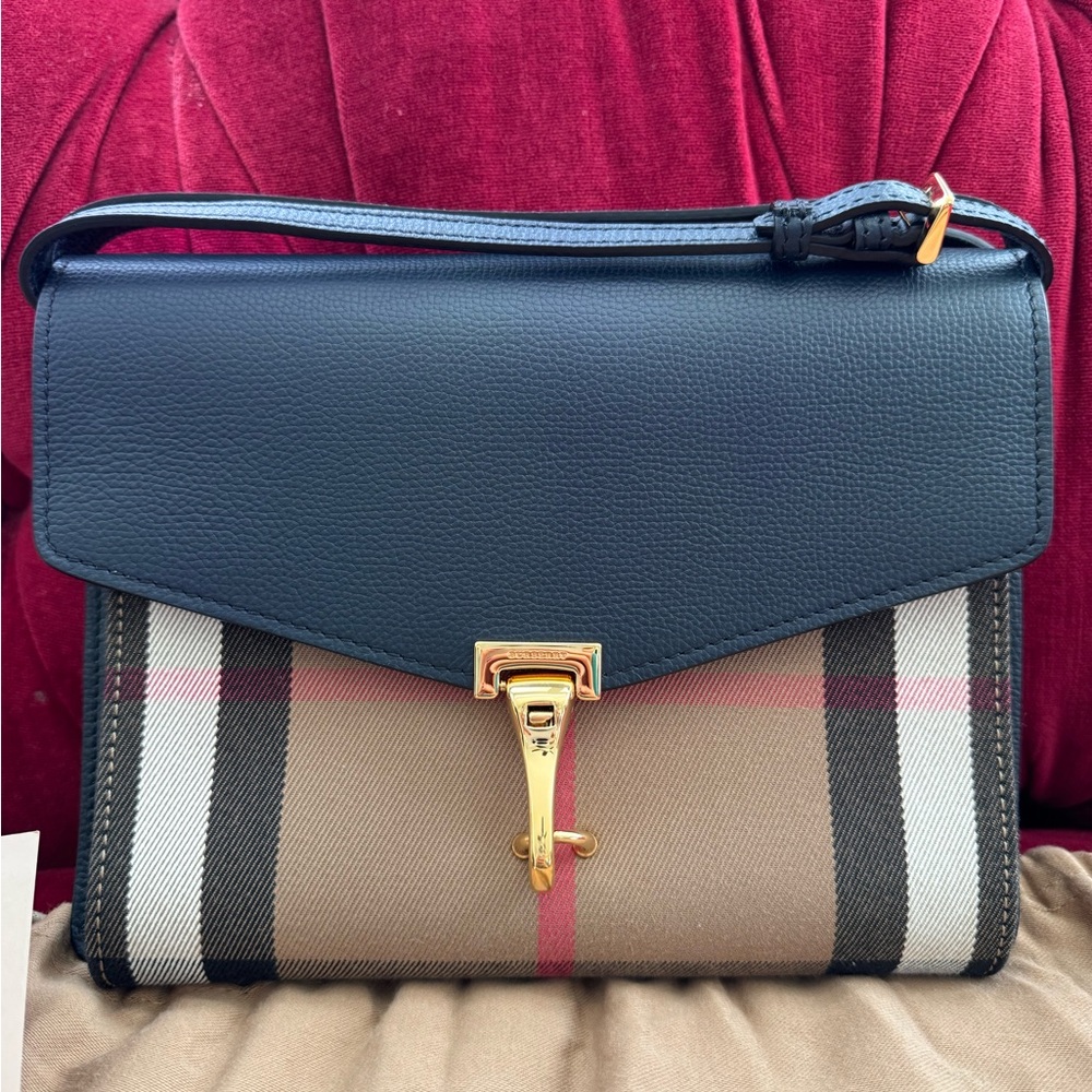 💯 Authentic Burberry Macken Small Ink Blue House Check DerbyGrain leather bag